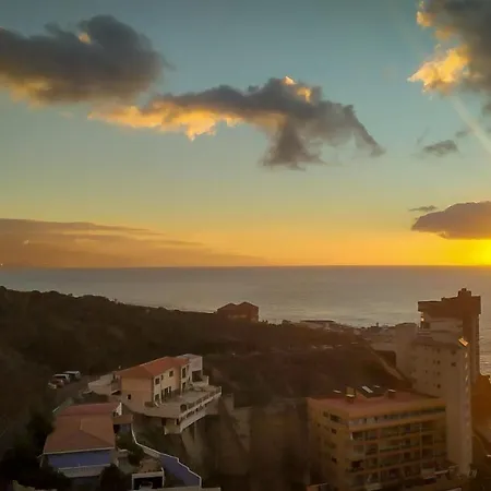 Ocean's Light Apartment *